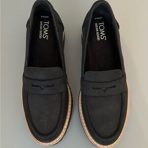 TOMS Women's Cara Loafers, Size 5.5 Black Suede with Tan Accents